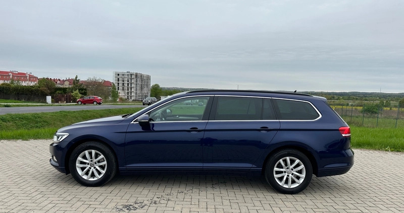 Volkswagen Passat cena 57777 przebieg: 269000, rok produkcji 2019 z Kraśnik małe 436